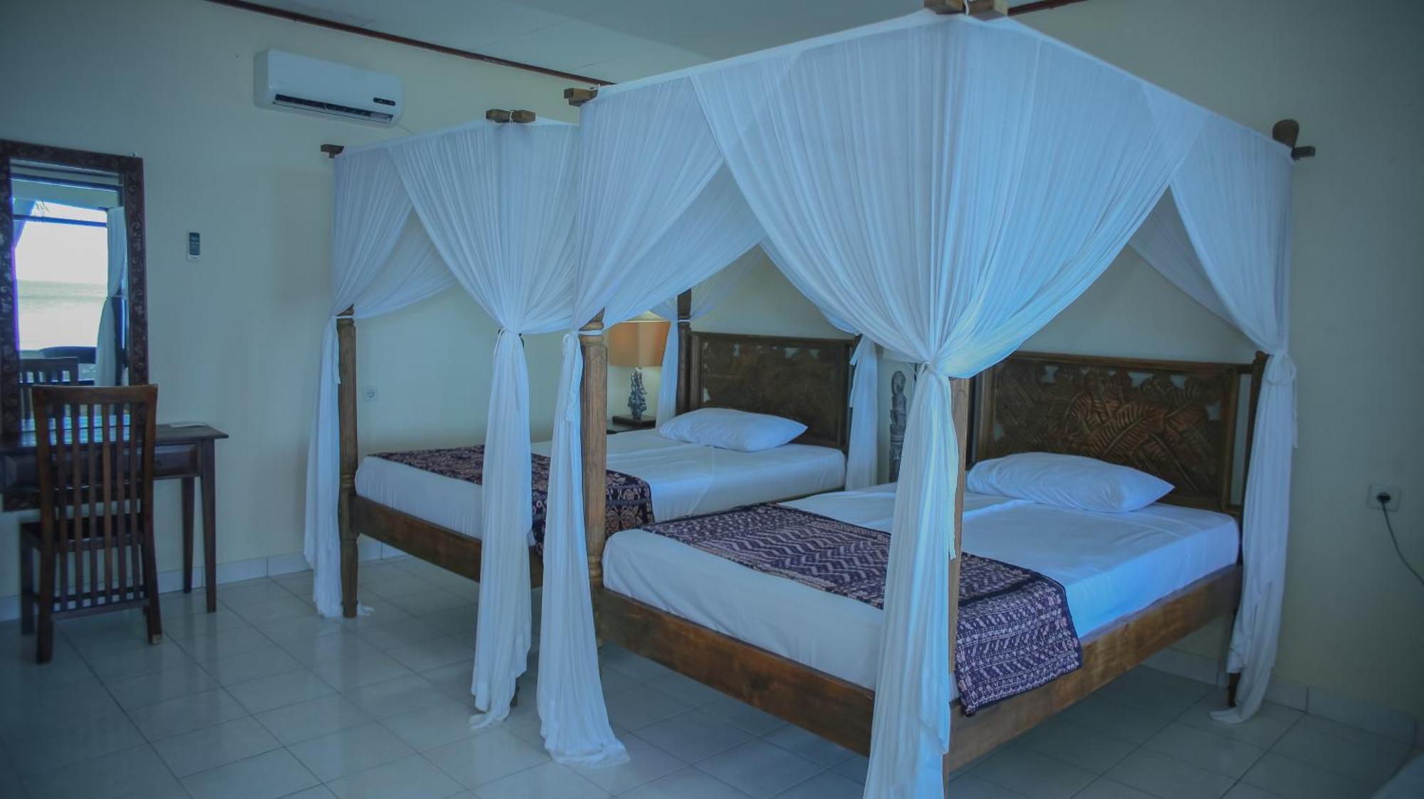 Sea World Club Beach Resort & Dive Center Maumere Esterno foto