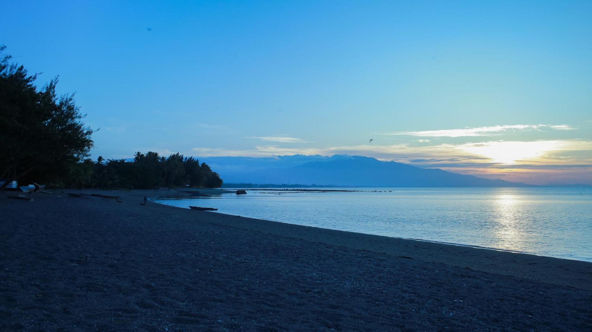 Sea World Club Beach Resort & Dive Center Maumere Esterno foto