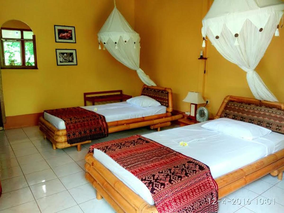 Sea World Club Beach Resort & Dive Center Maumere Esterno foto