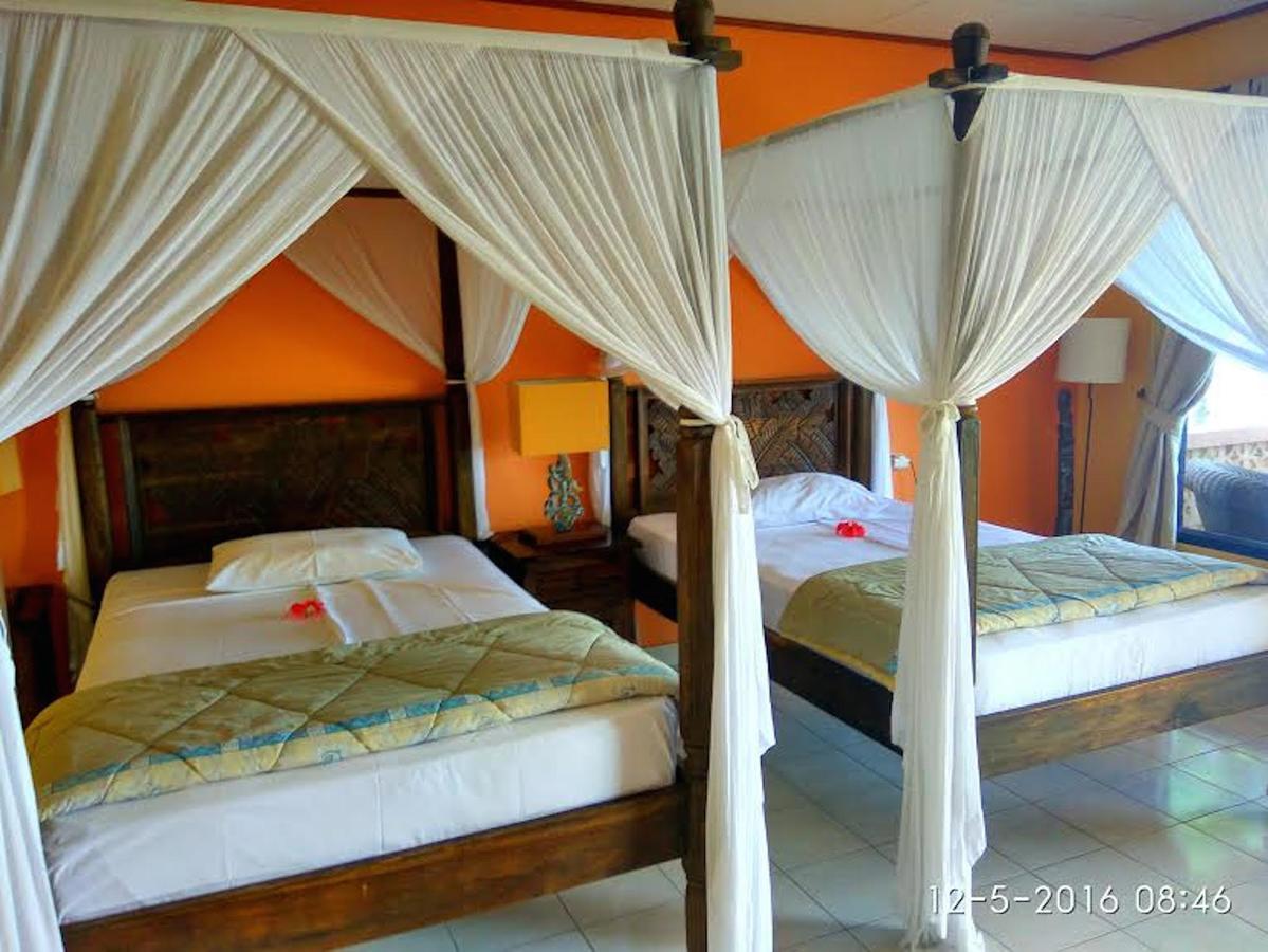 Sea World Club Beach Resort & Dive Center Maumere Esterno foto