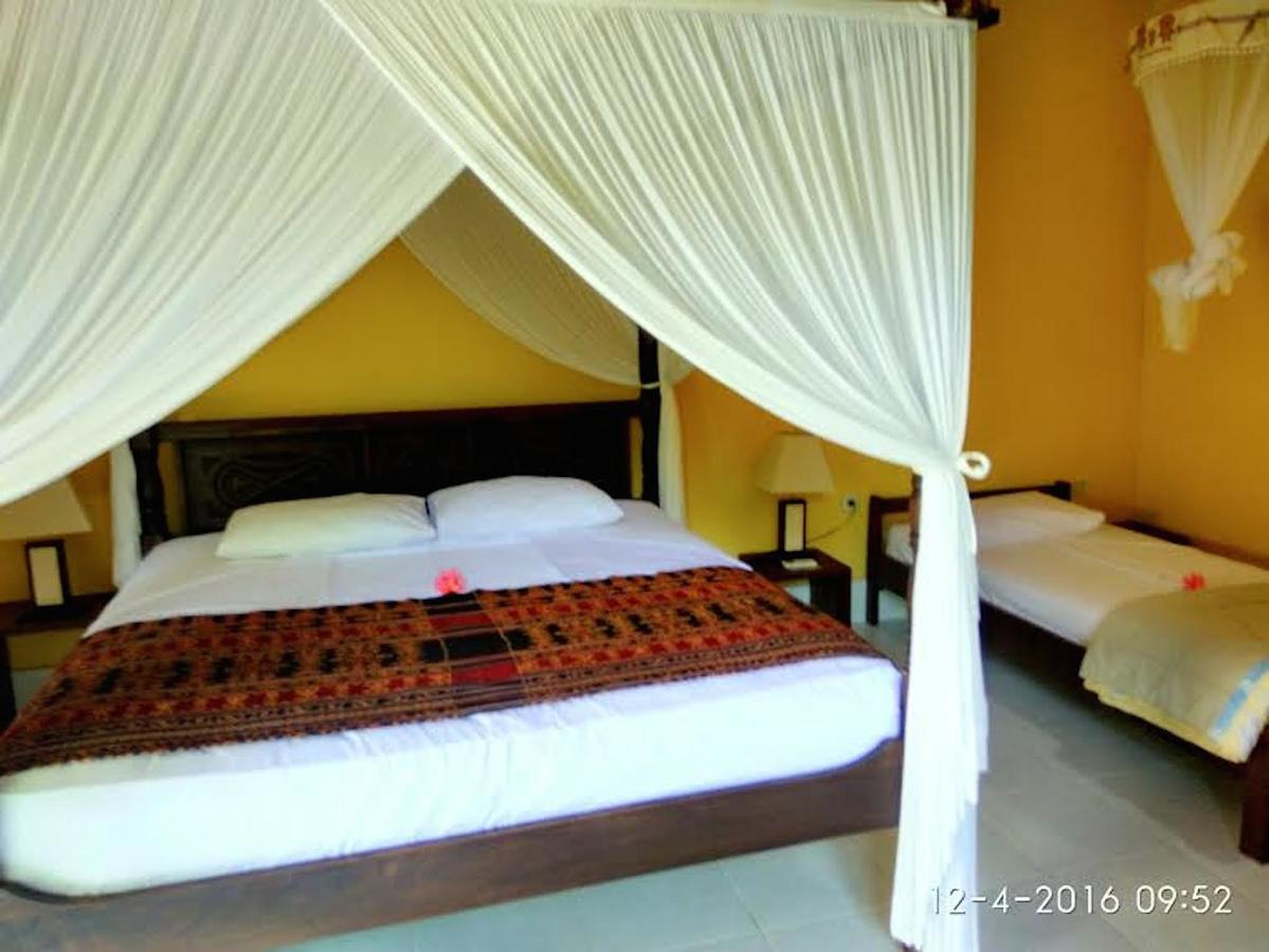 Sea World Club Beach Resort & Dive Center Maumere Esterno foto