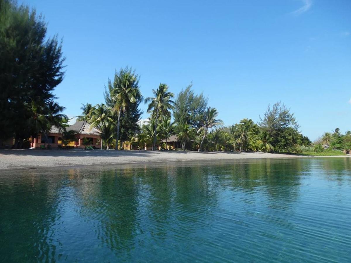 Sea World Club Beach Resort & Dive Center Maumere Esterno foto